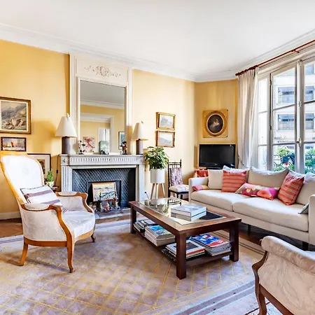 Veeve - Vintage And Vibrant Parigi