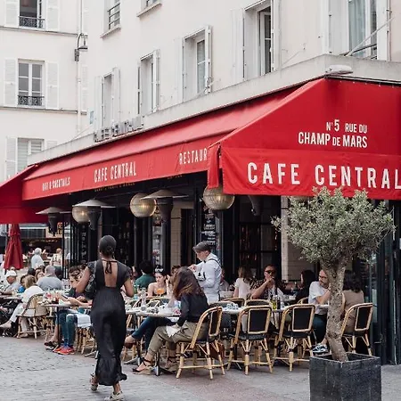 Veeve - Vintage And Vibrant * Parigi